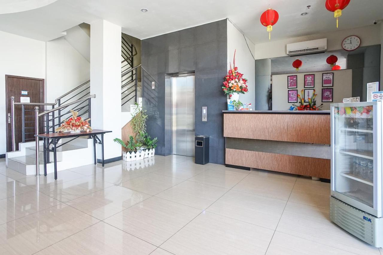 Hotel Royal Manado Exterior foto