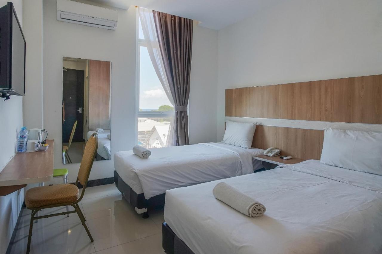 Hotel Royal Manado Exterior foto
